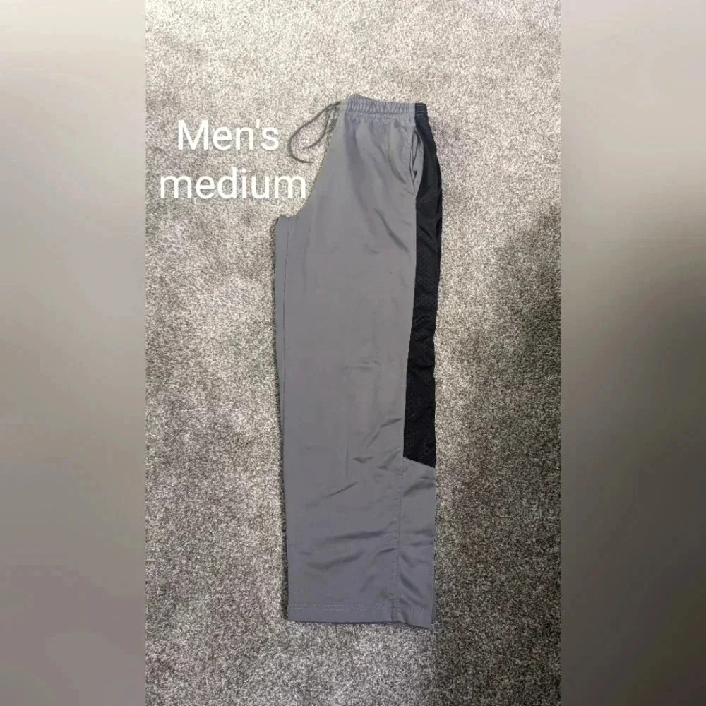 🎈3/$15🎈Men's medium matrix pants